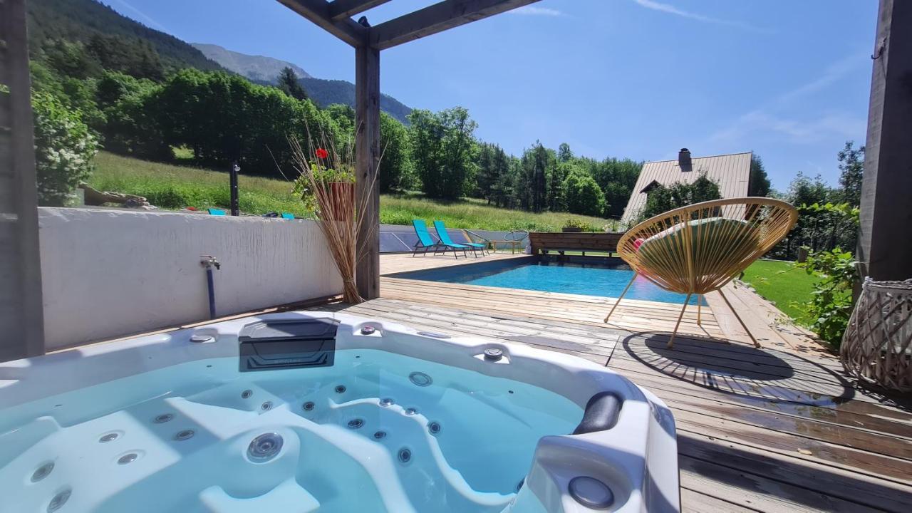 Chalet Serre Cambeou Piscine&Spa サン・シャフレ エクステリア 写真
